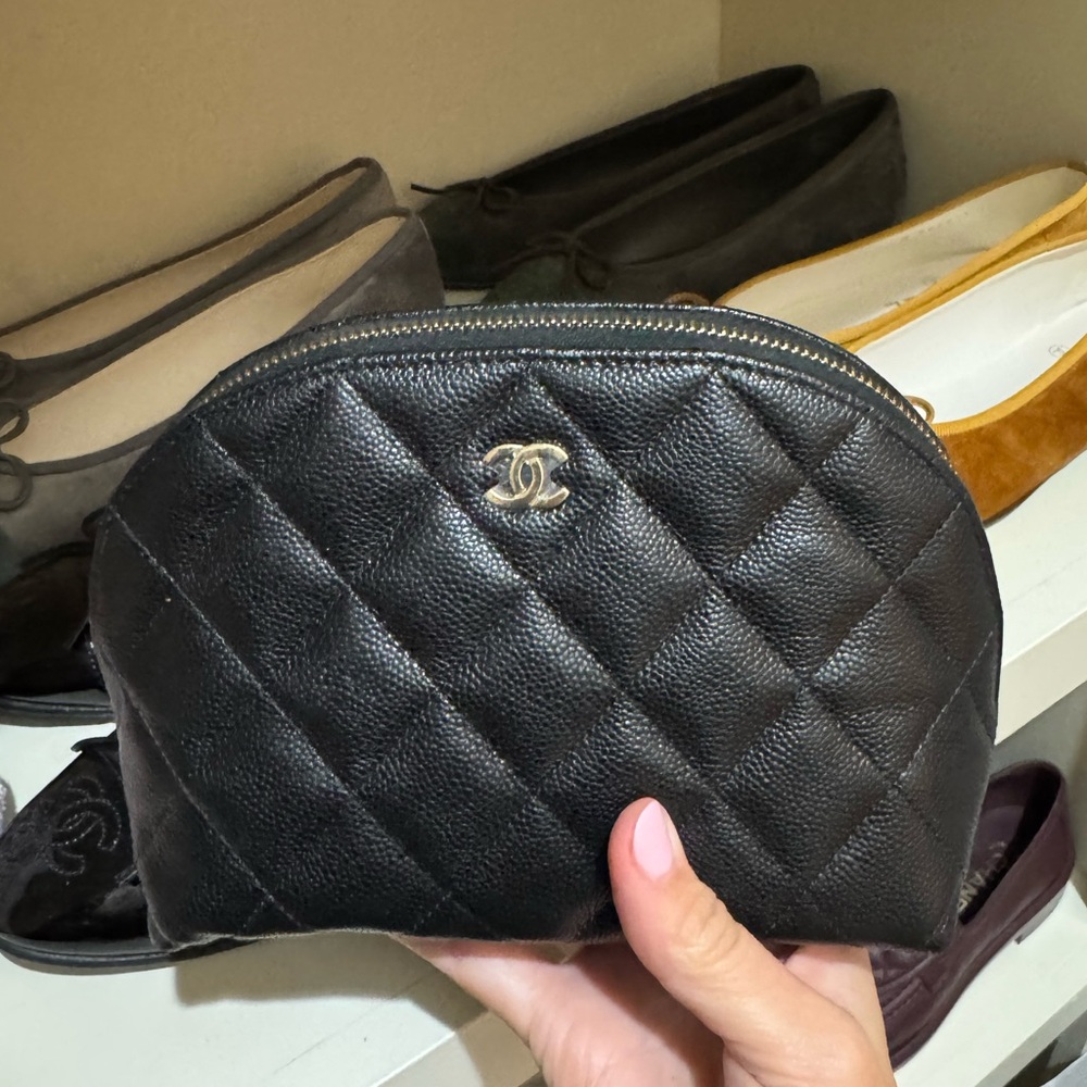 CHANEL 25C Small Cosmetic Pouch in Caviar Leather